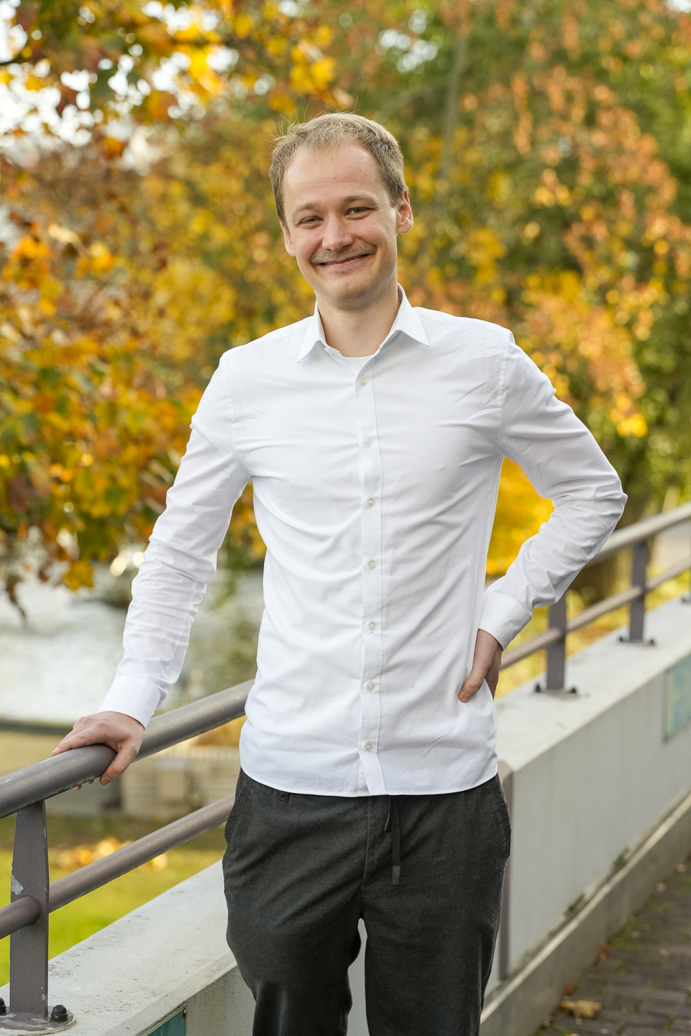 Jan Galuska, stv. Vorsitzender im Sprecherrat der sich weiterbildenden Ärztinnen und Ärzte, setzt sich engagiert für bessere Arbeitsbedingungen, eine fundierte Weiterbildung und ein patientenorientiertes Gesundheitssystem ein. Foto: Marburger Bund