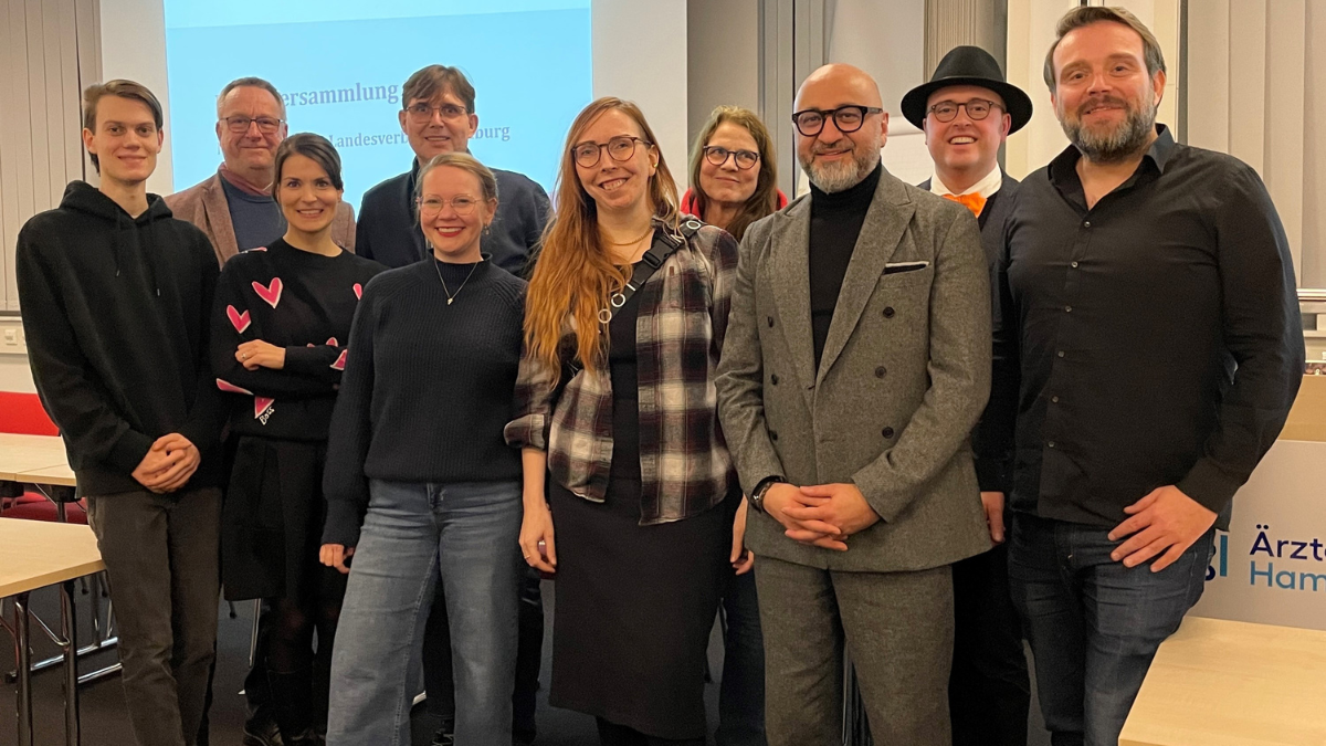 Tobias Bokowski, Norbert Schütt, Dr. Dr. Sonja Semmusch, Christian Gittermann, Dr. Kathrin Schawjinski, Dr. Jara Pascale Schlichting, Dr. Monika Wolf, Dr. Pedram Emami, Dr. Alexander Schultze, Patrick Harmann (v.l.)