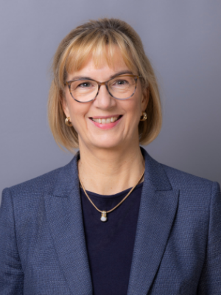 Dr. Susanne Johna